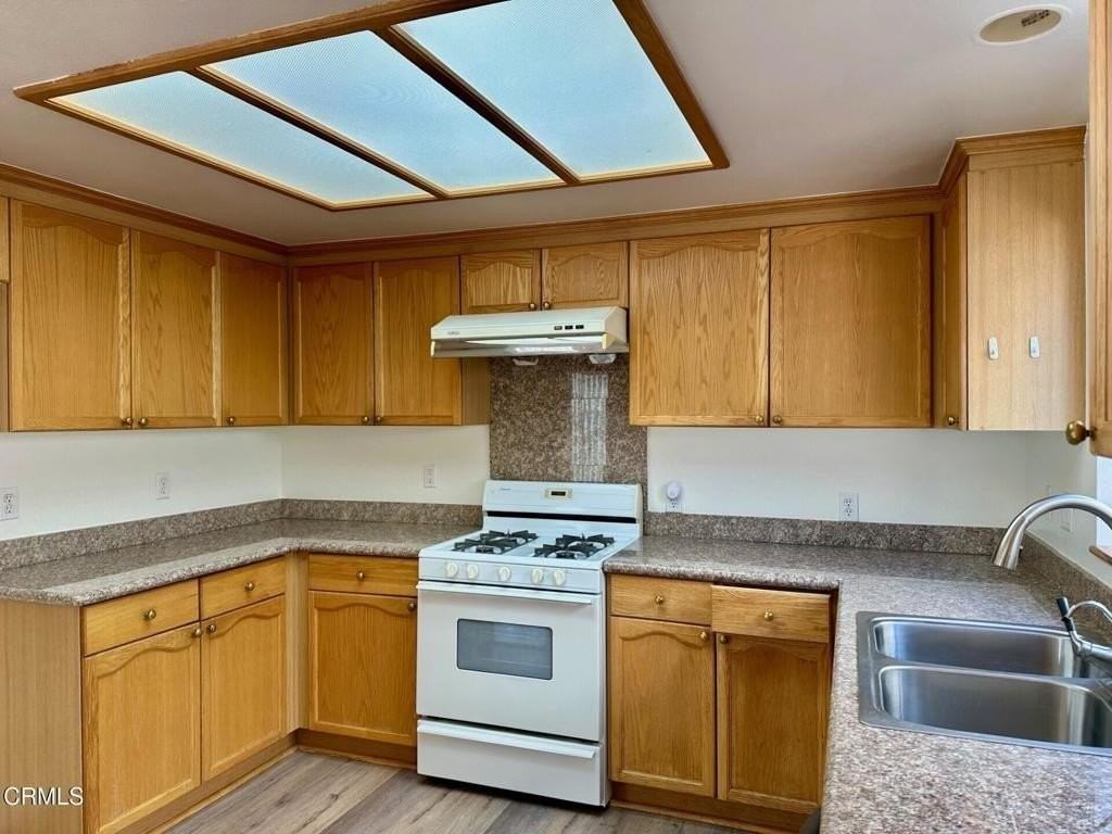 110 N Marengo Ave #B - Photo 6 of 22