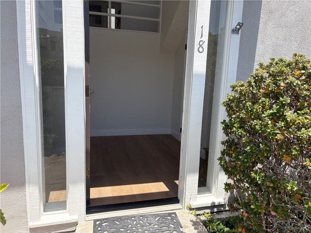 501 Herondo St - Photo 4 of 19