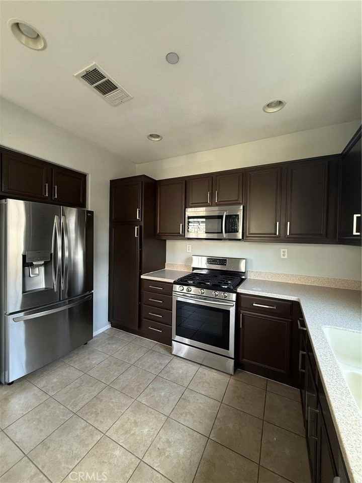 13201 Copra Ave - Photo 3 of 21