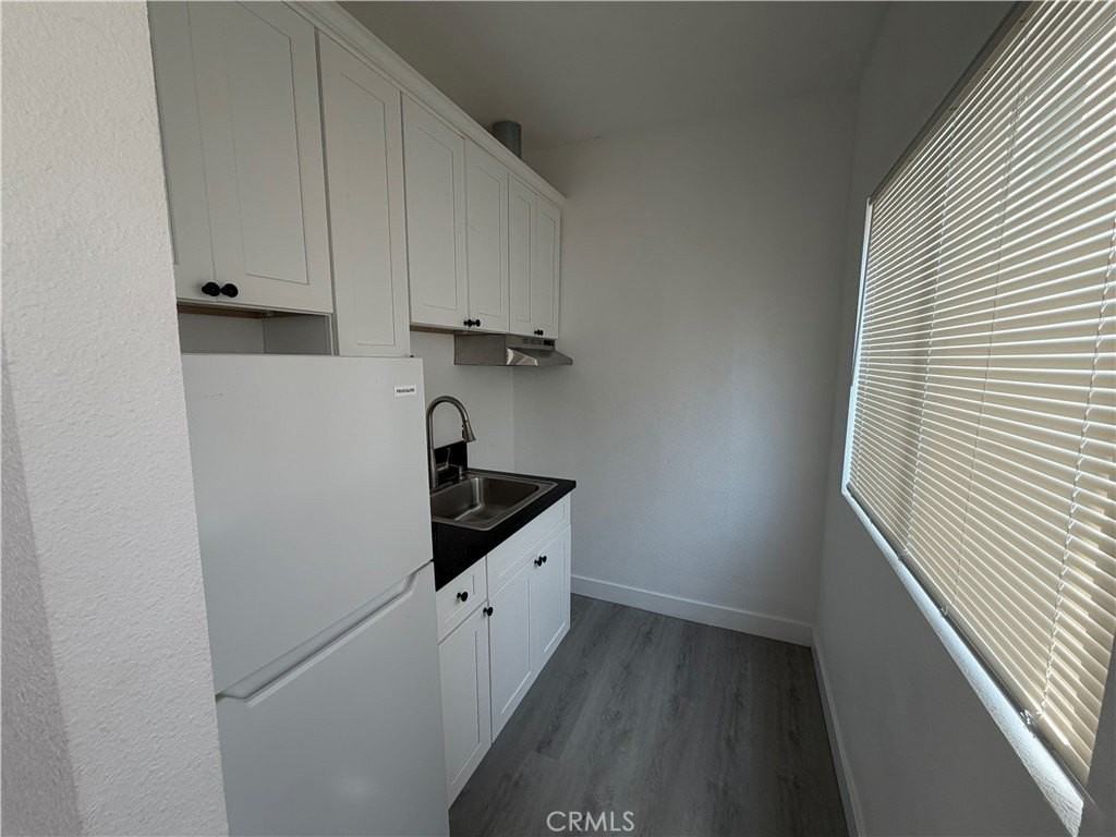 720 Atlantic Ave - Photo 5 of 6