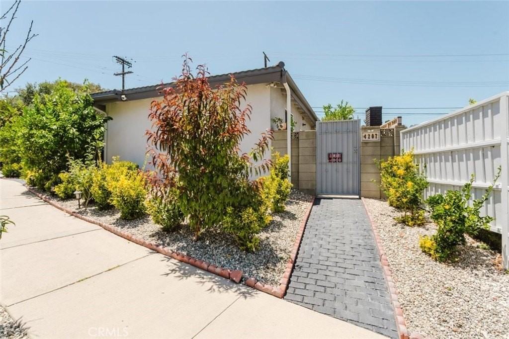 4207 Canoga Dr - Photo 2 of 16