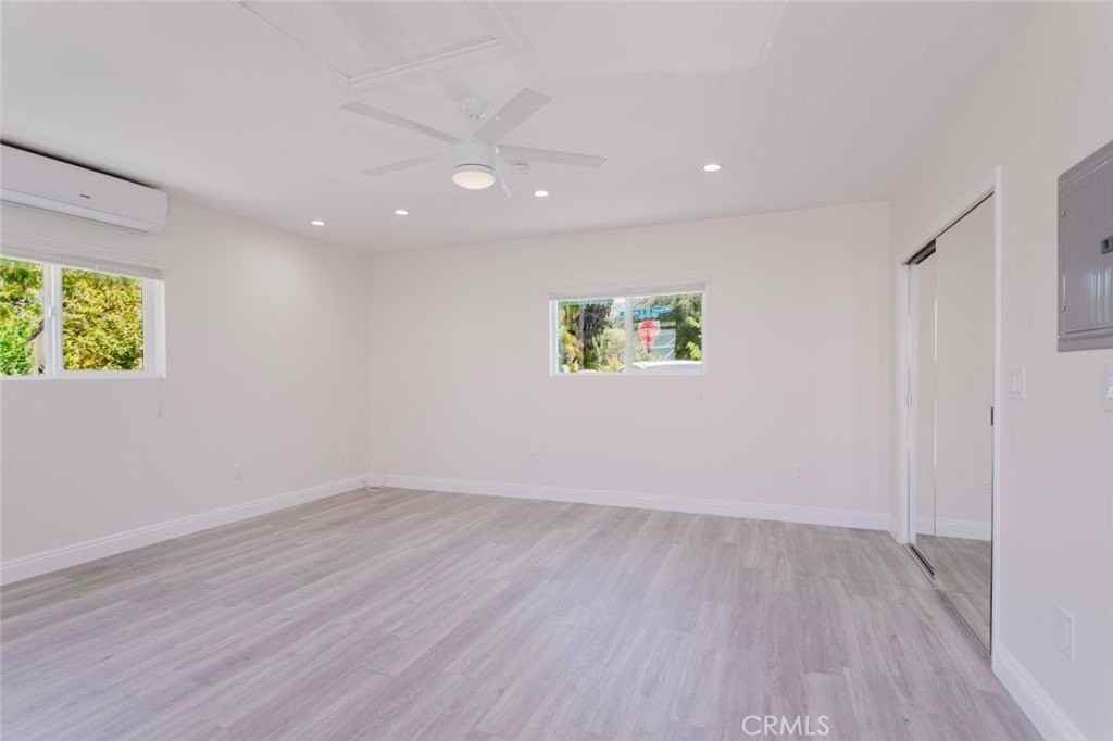 4207 Canoga Dr - Photo 5 of 16