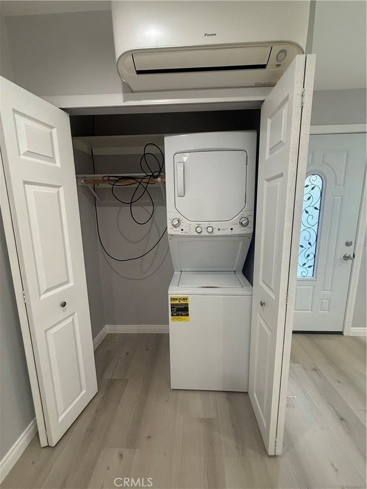 6504 Hesperia Ave - Photo 6 of 11