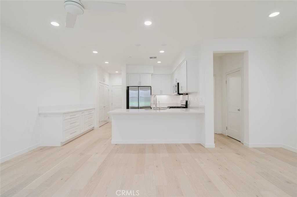 211 Red Brick Dr #3 - Photo 7 of 38