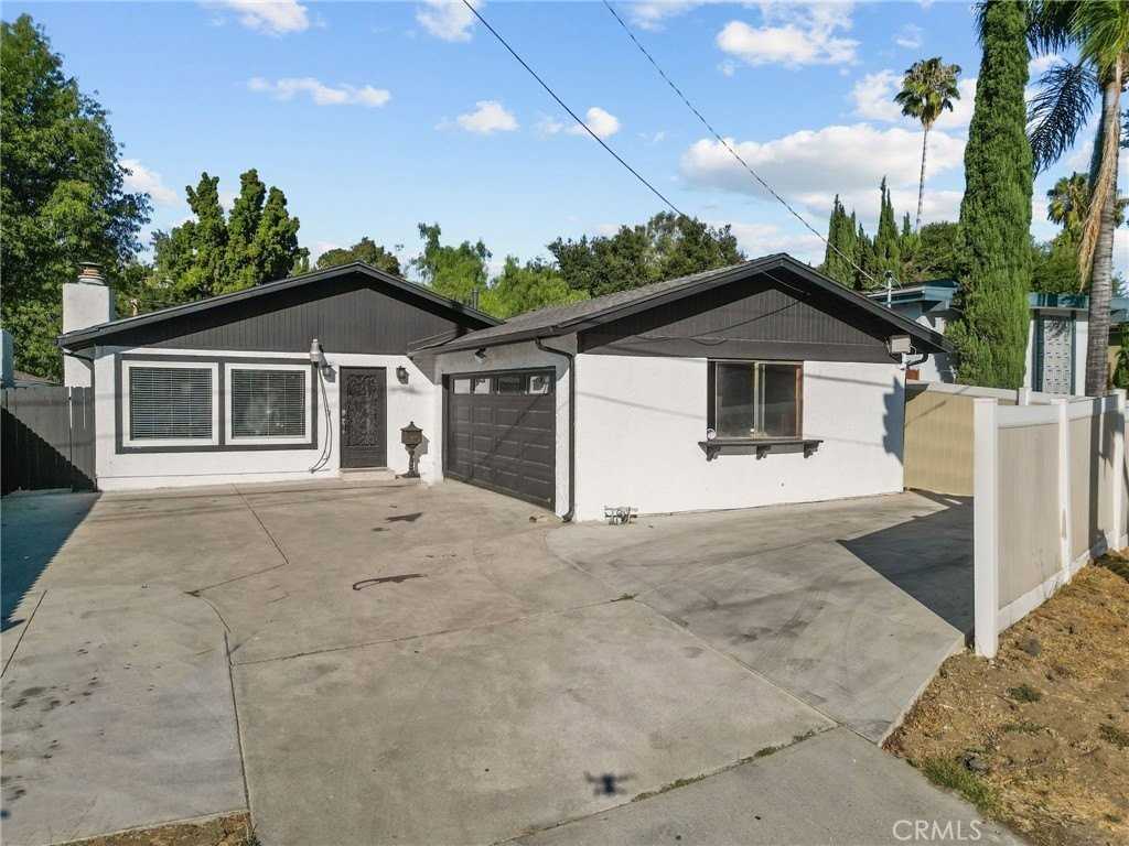 4700 Topanga Canyon Blvd - Photo 2 of 19
