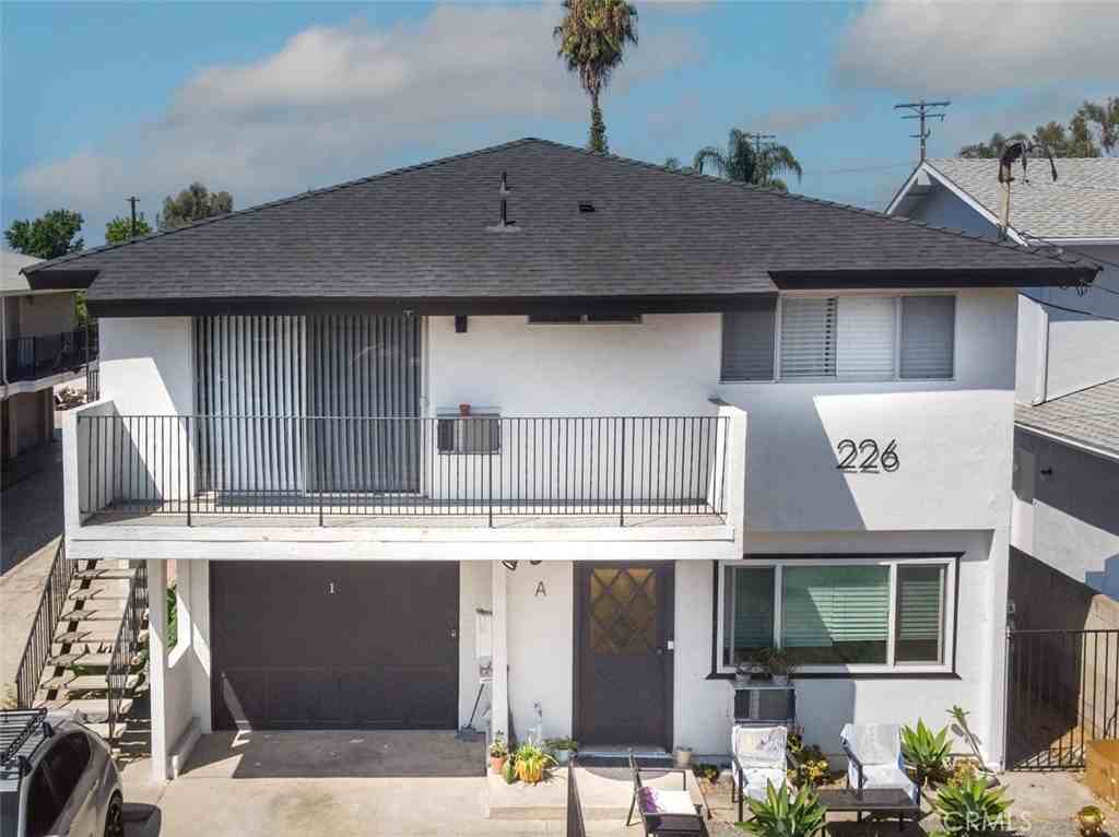 226 N Citrus Ave #A - Photo 2 of 36