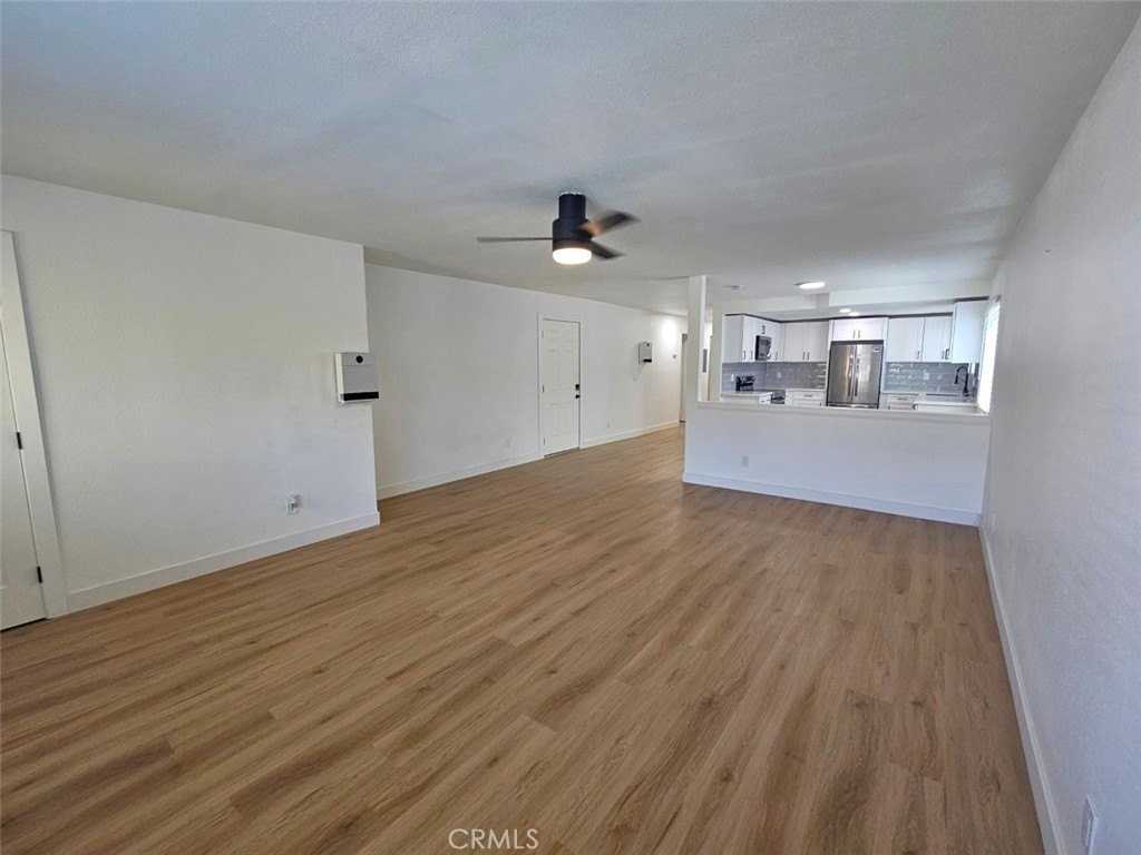 226 N Citrus Ave #A - Photo 5 of 36