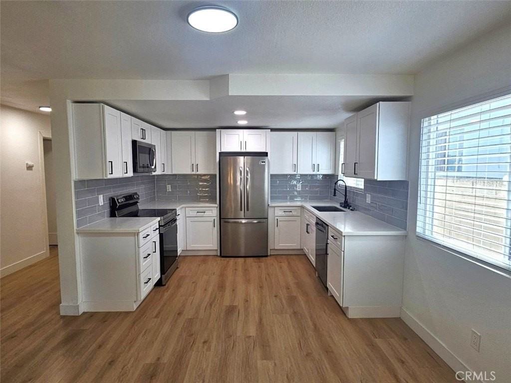 226 N Citrus Ave #A - Photo 6 of 36