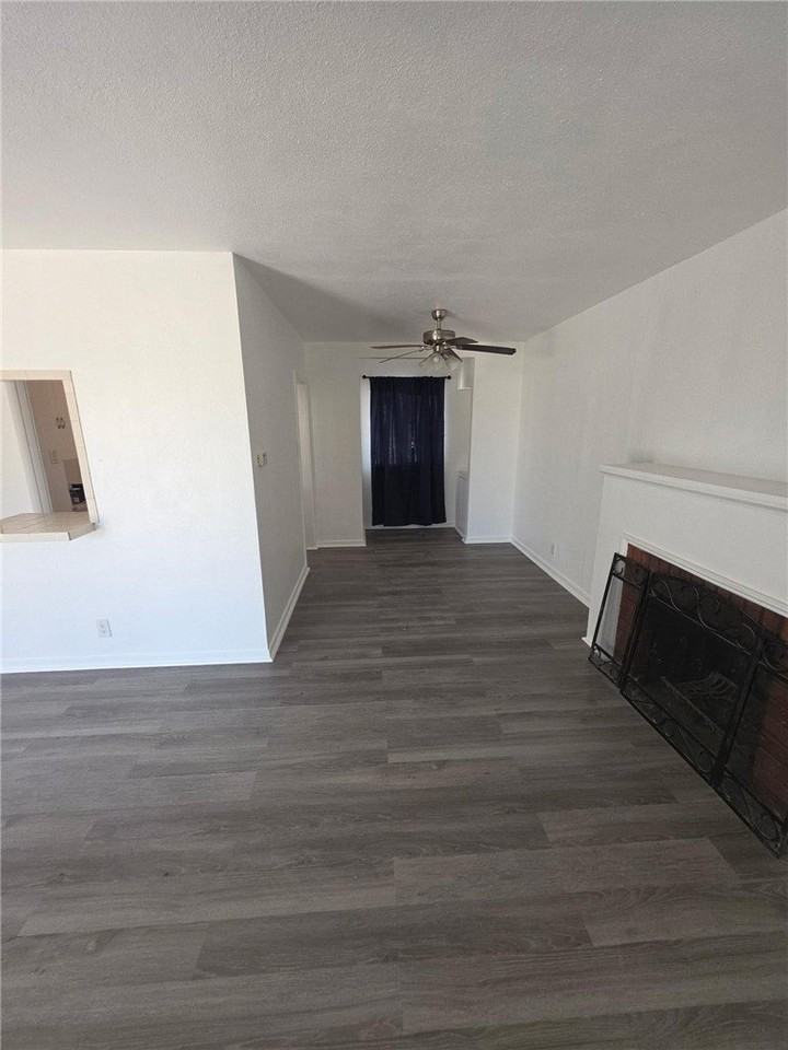 512 E St - Photo 4 of 20