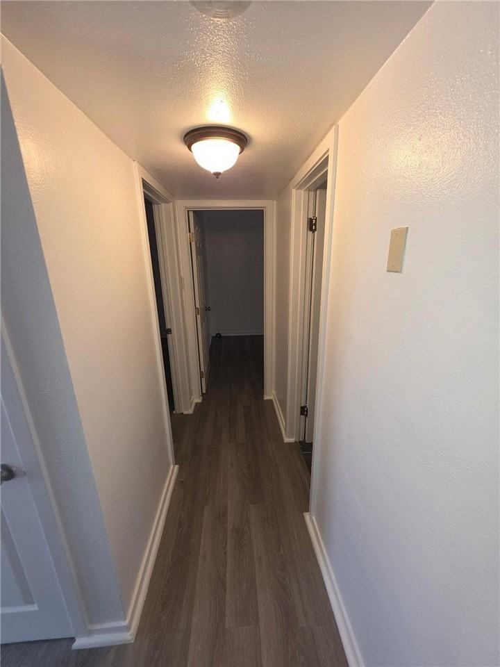 512 E St - Photo 7 of 20