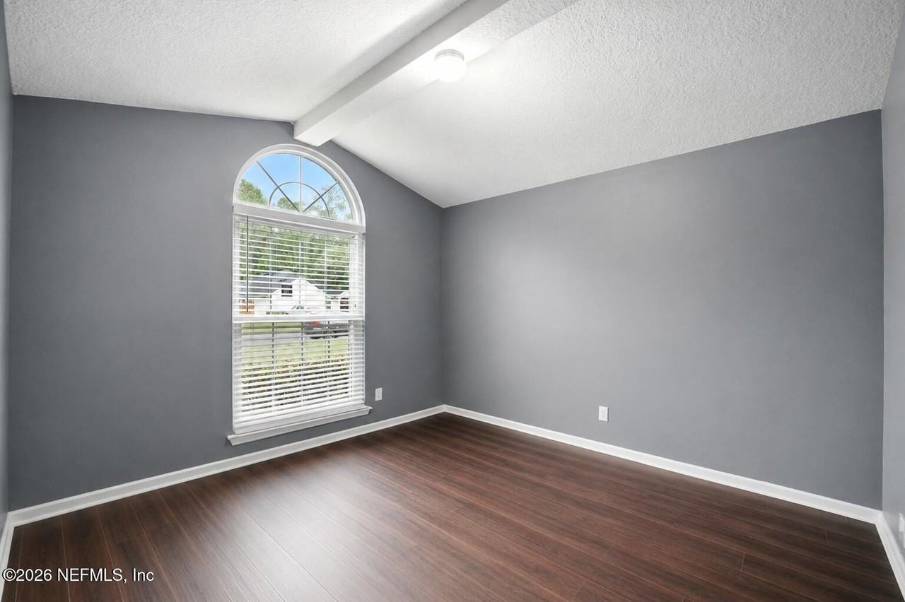 832 Heritage Lakes Dr - Photo 4 of 10