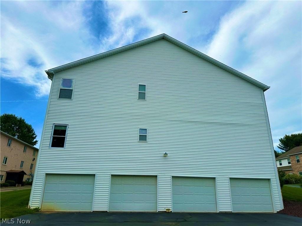 3649 Indian Run Dr - Photo 2 of 15