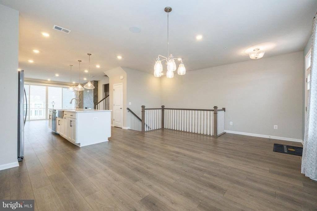 26050 Ridge Rd - Photo 4 of 50