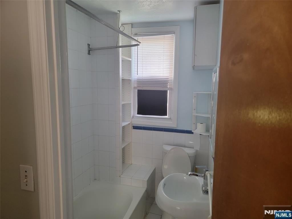 165 Corabelle Ave #2 - Photo 7 of 7