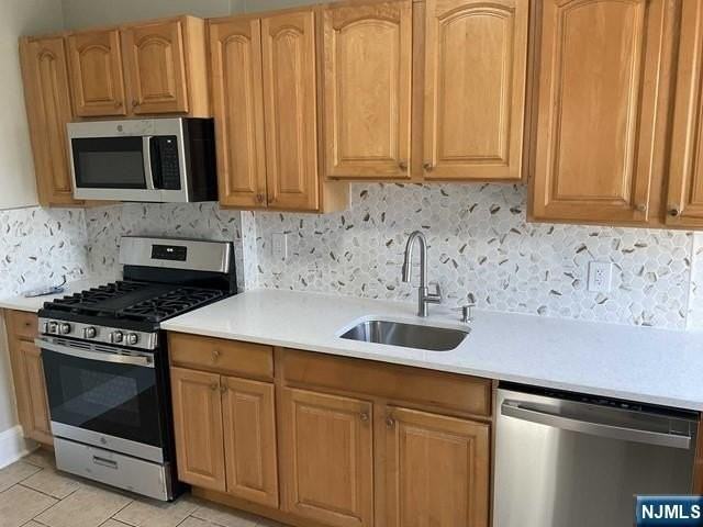 311 5th St #2 - Photo 2 of 16