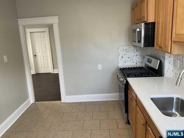 311 5th St #2 - Photo 4 of 16
