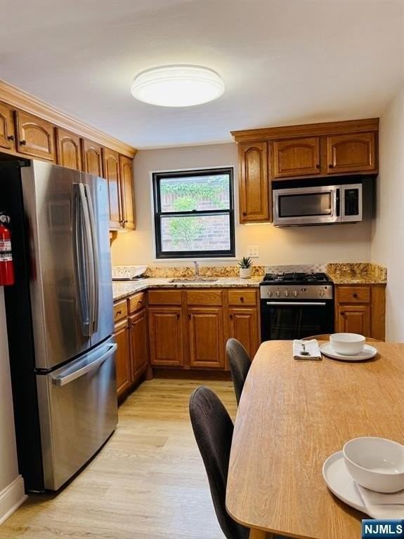 2278 Center Ave #2ndFL - Photo 6 of 7