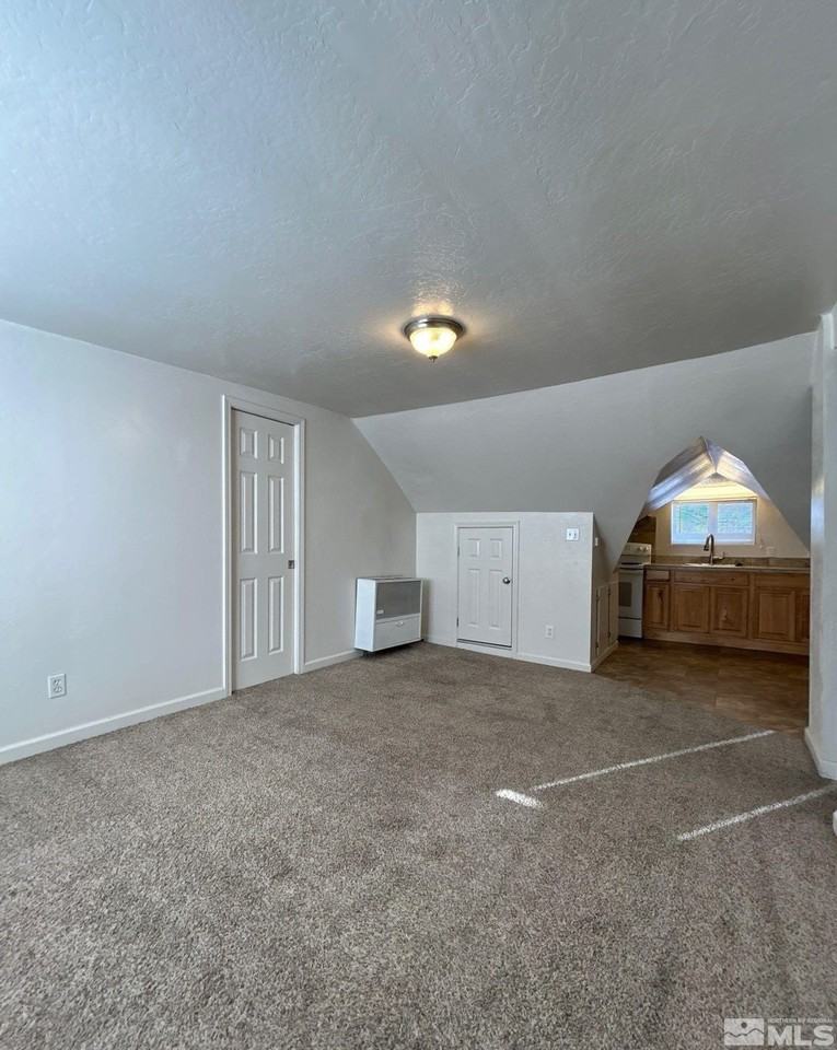 621 1/2 6th St - Photo 3 of 12