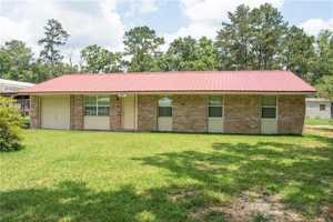 featured image of 19341 Hiatt St
