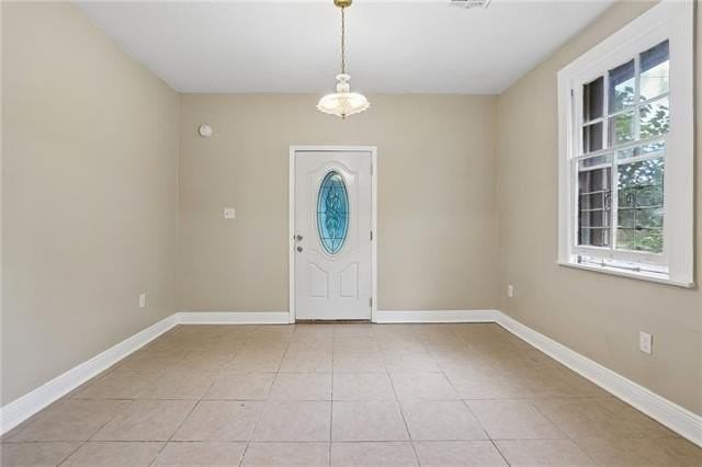 2406 Saint Roch Ave - Photo 6 of 17