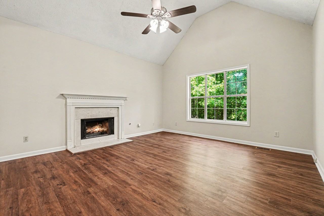181 N Springs Dr #1 - Photo 2 of 22