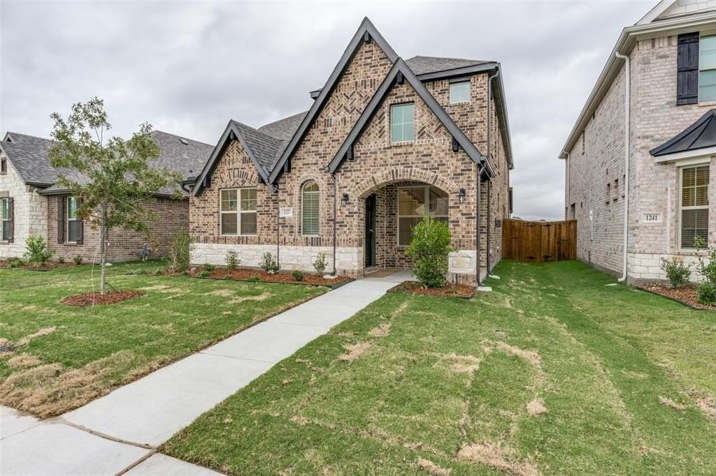 1237 Milfoil Dr - Photo 3 of 27