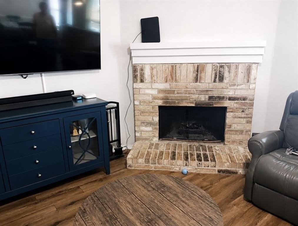 1509 Leeward Ln - Photo 3 of 9