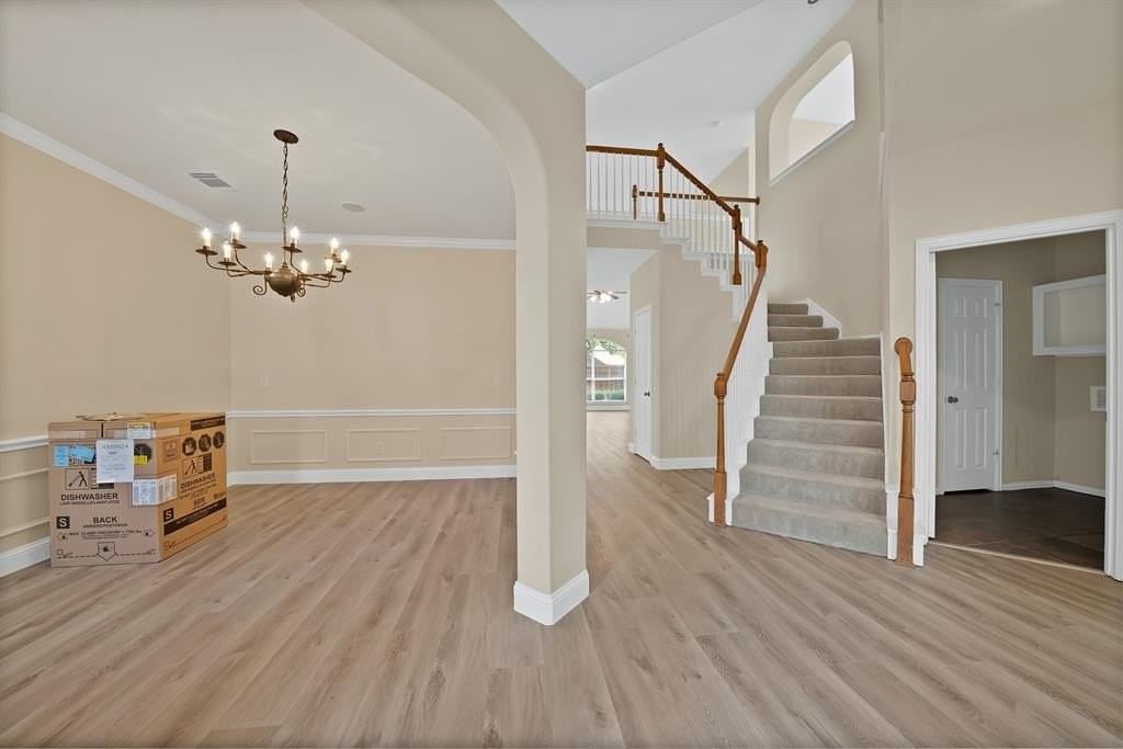18638 Tall Oak Dr - Photo 4 of 38
