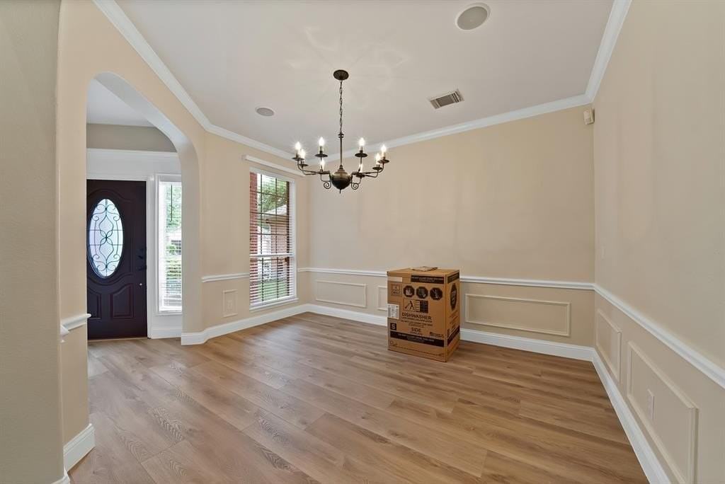 18638 Tall Oak Dr - Photo 5 of 38