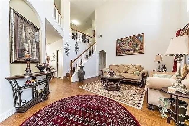 1612 Chester Dr - Photo 4 of 19