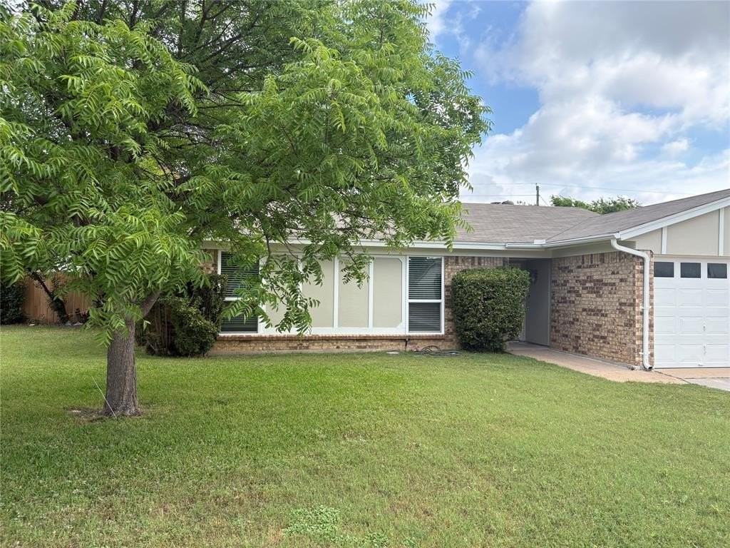 6405 Kary Lynn Dr N - Photo 2 of 40