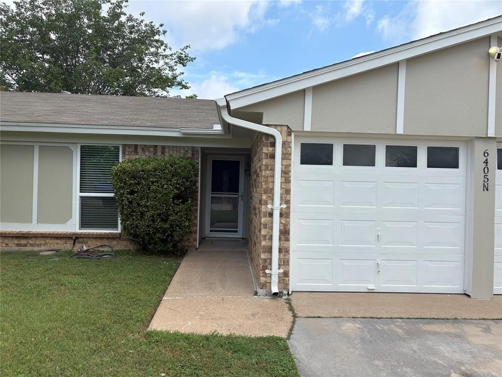 6405 Kary Lynn Dr N - Photo 4 of 40