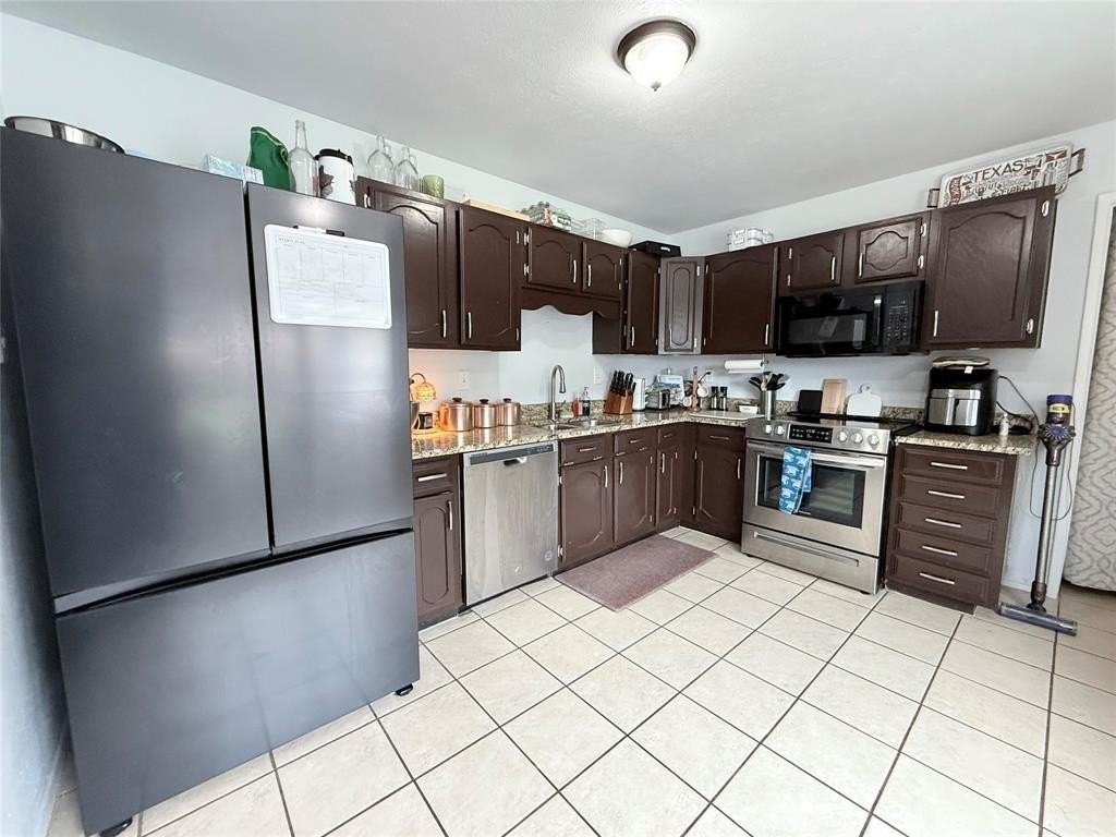 5229 Goodman Dr - Photo 4 of 12