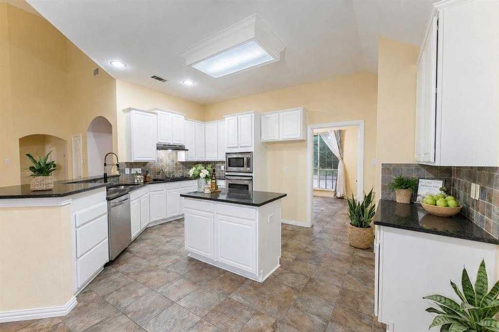 672 Channel Ridge Dr - Photo 5 of 15