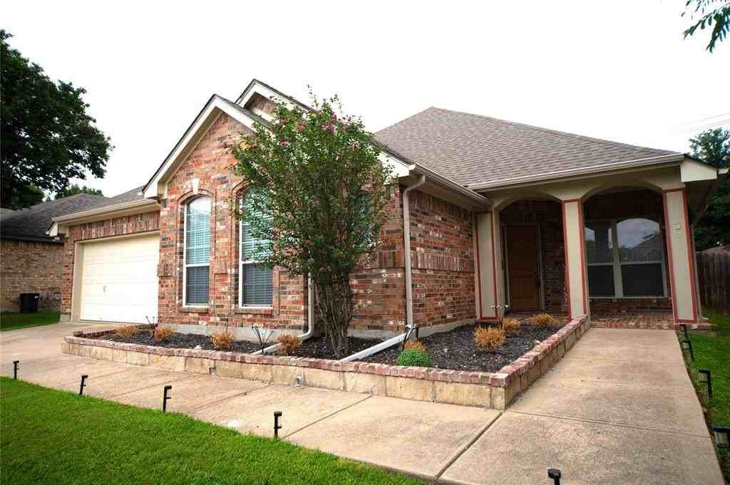 2708 Comanche Trl - Photo 3 of 30