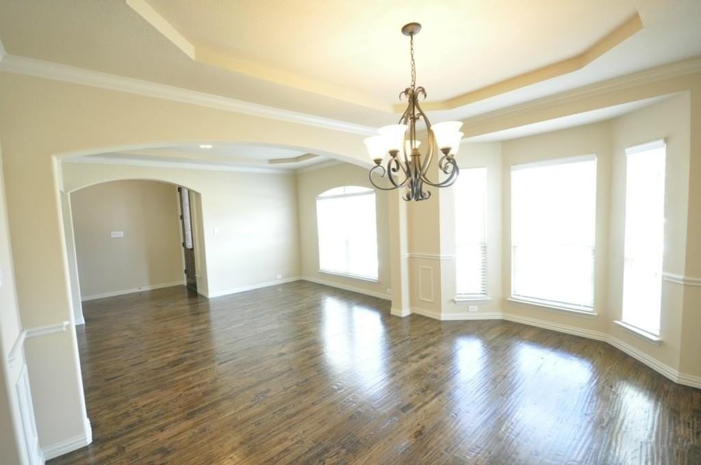 600 Falcon Dr - Photo 3 of 25
