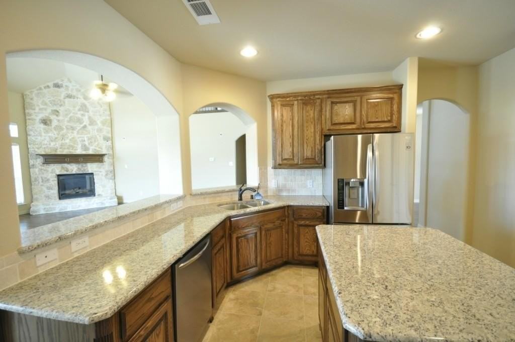 600 Falcon Dr - Photo 7 of 25