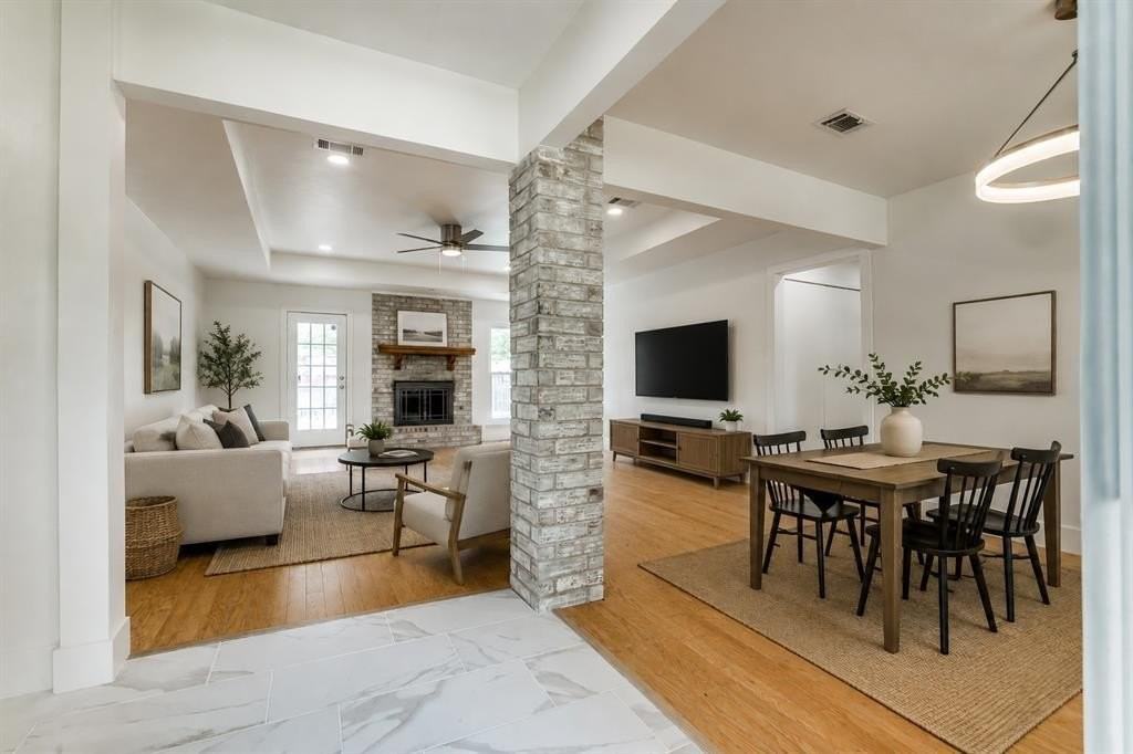 1323 Lark Ln - Photo 3 of 29