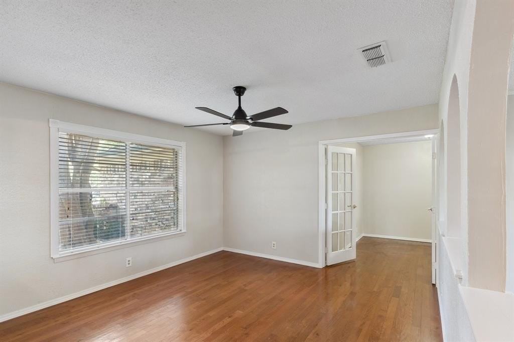 105 Wisteria Ct - Photo 4 of 27