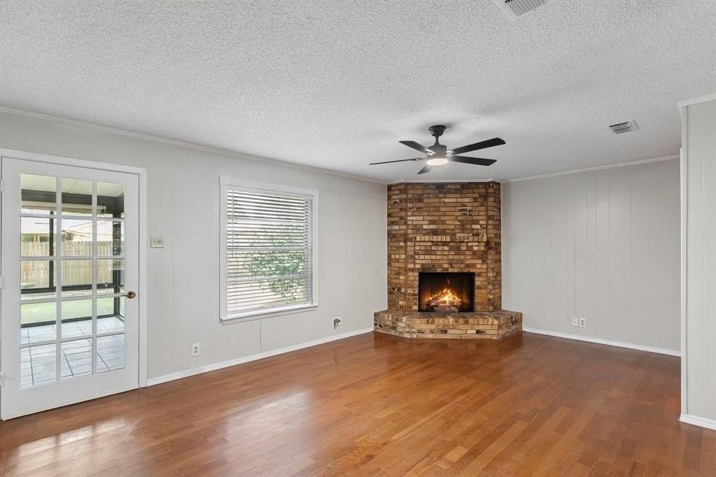 105 Wisteria Ct - Photo 7 of 27