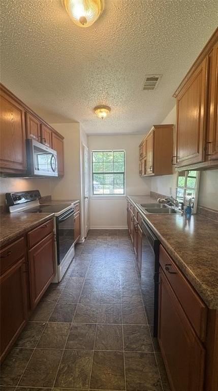 211 Anchor Ln - Photo 4 of 12
