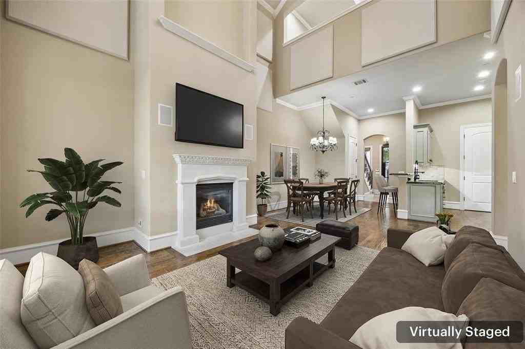 741 Snowshill Trl - Photo 3 of 34