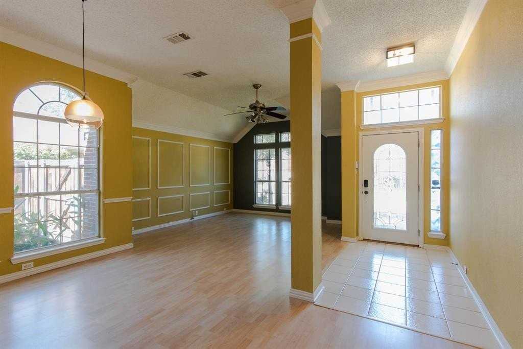 9321 Western Trl - Photo 2 of 19
