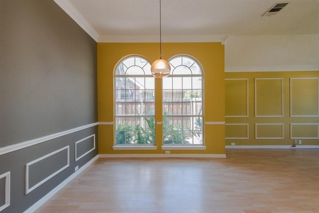 9321 Western Trl - Photo 5 of 19