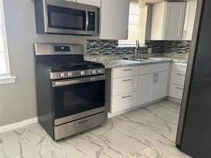 4425 Jane Anne St - Photo 5 of 14