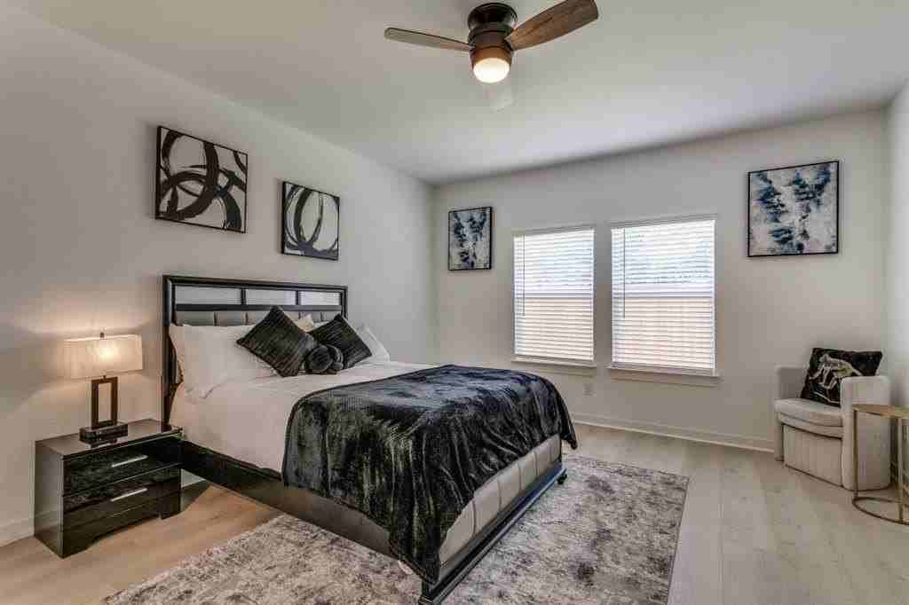 3351 Conroe St - Photo 7 of 17