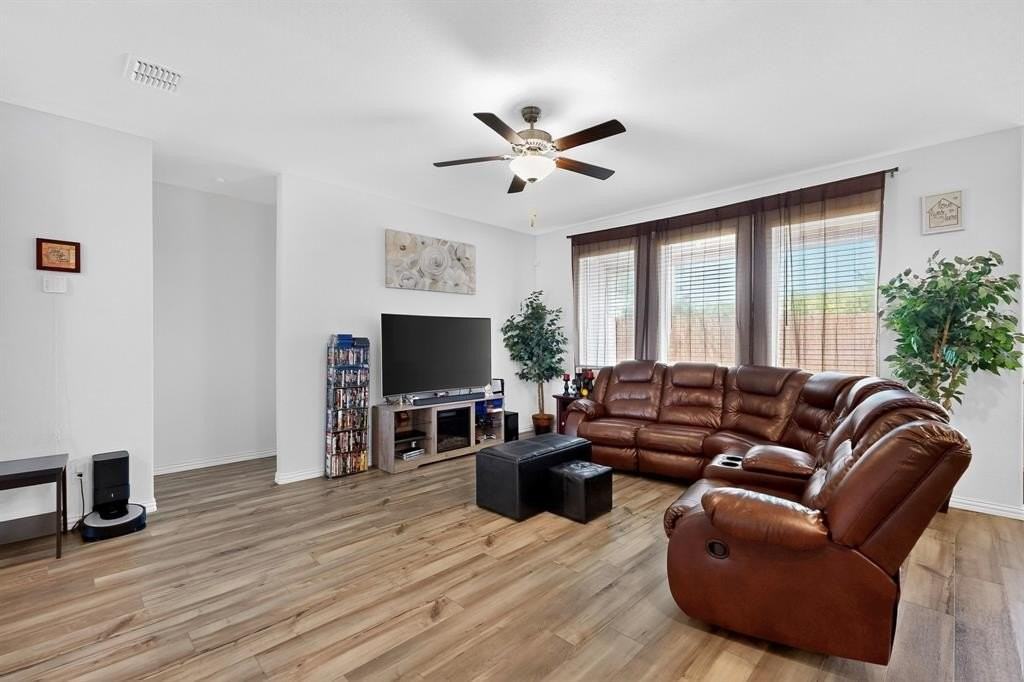 444 Ranchito Pass - Photo 4 of 26