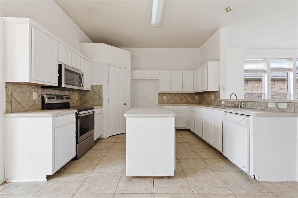 13609 Justice Ct - Photo 5 of 22