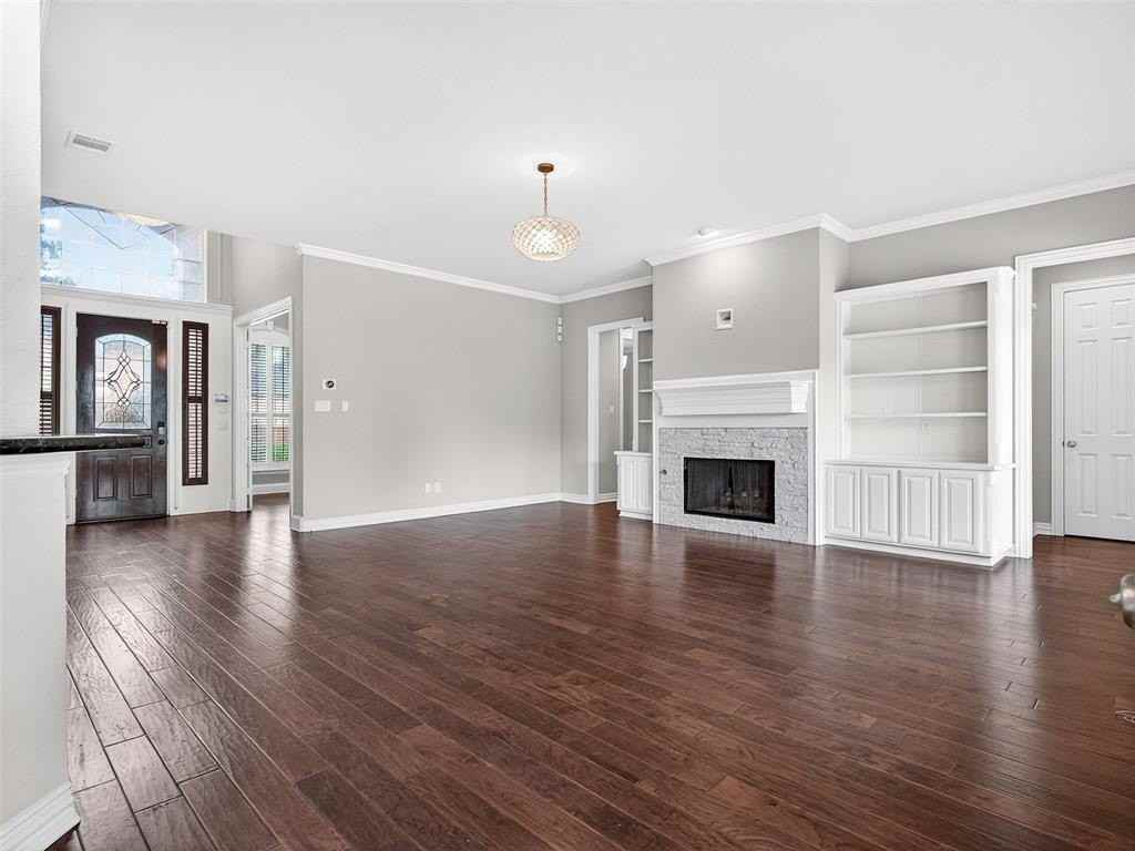 1210 Forest Hills Dr - Photo 6 of 30