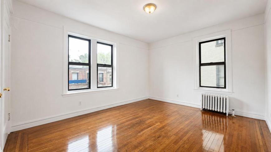 295 Convent Ave - Photo 6 of 10